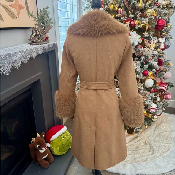 Avec Les Filles Luxe Camel Faux Fur Trim Belted Statement Coat Size S - Picture 5 of 9
